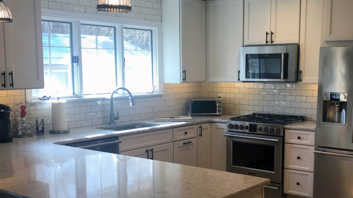 Nice Updated Kitchen in Des Peres